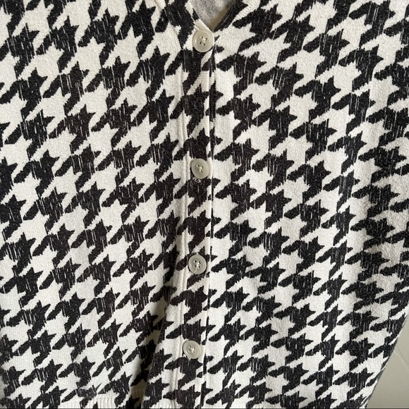 Houndstooth Tight Cardigan - Picture 9 of 13